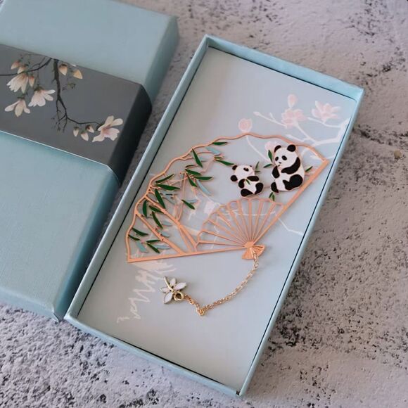 Boutique Bookmark - Golden Metallic Panda with Butterfly Chain- New in gift box - Picture 1 of 7
